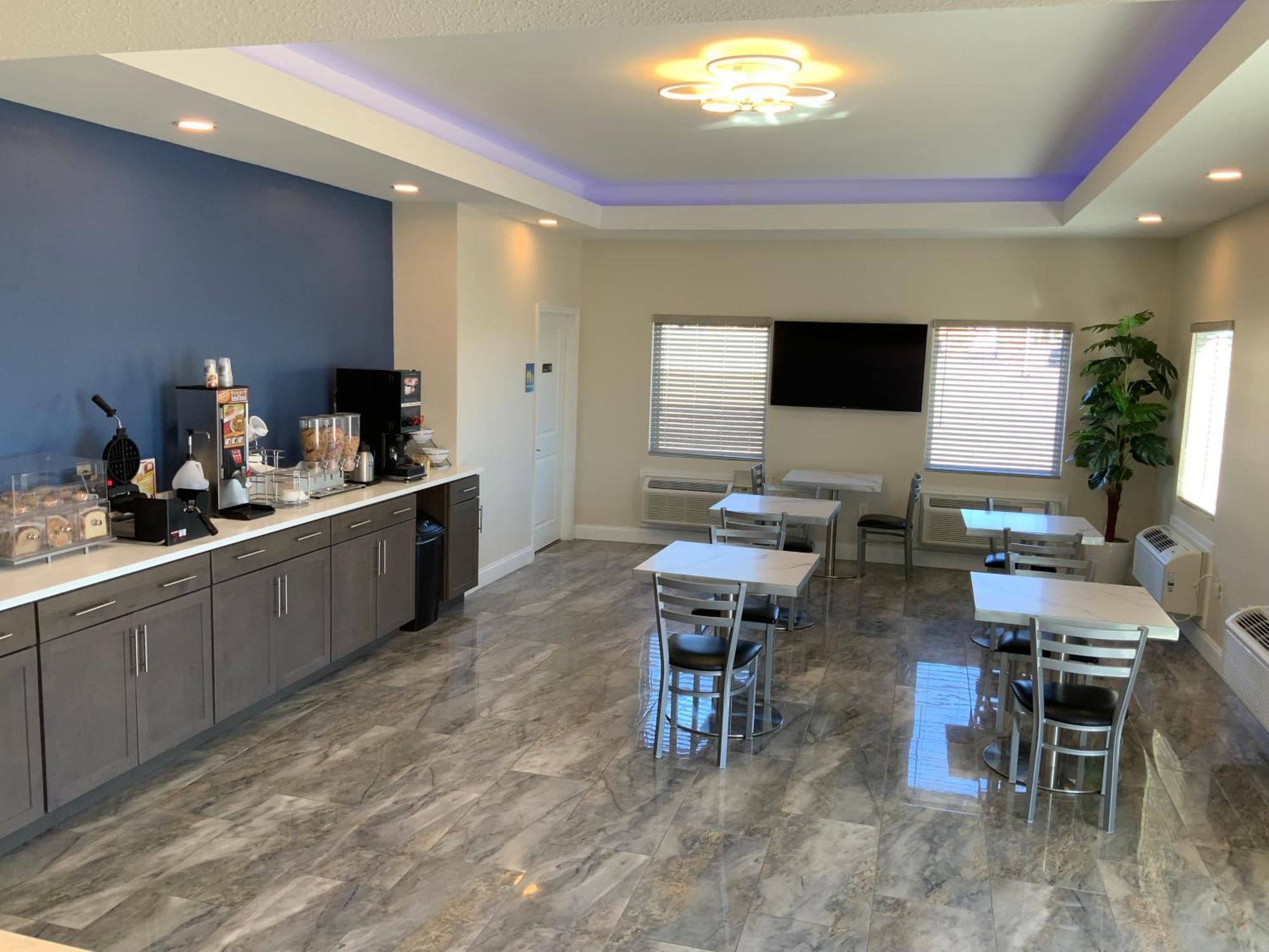 Days Inn By Wyndham Troy Il エクステリア 写真