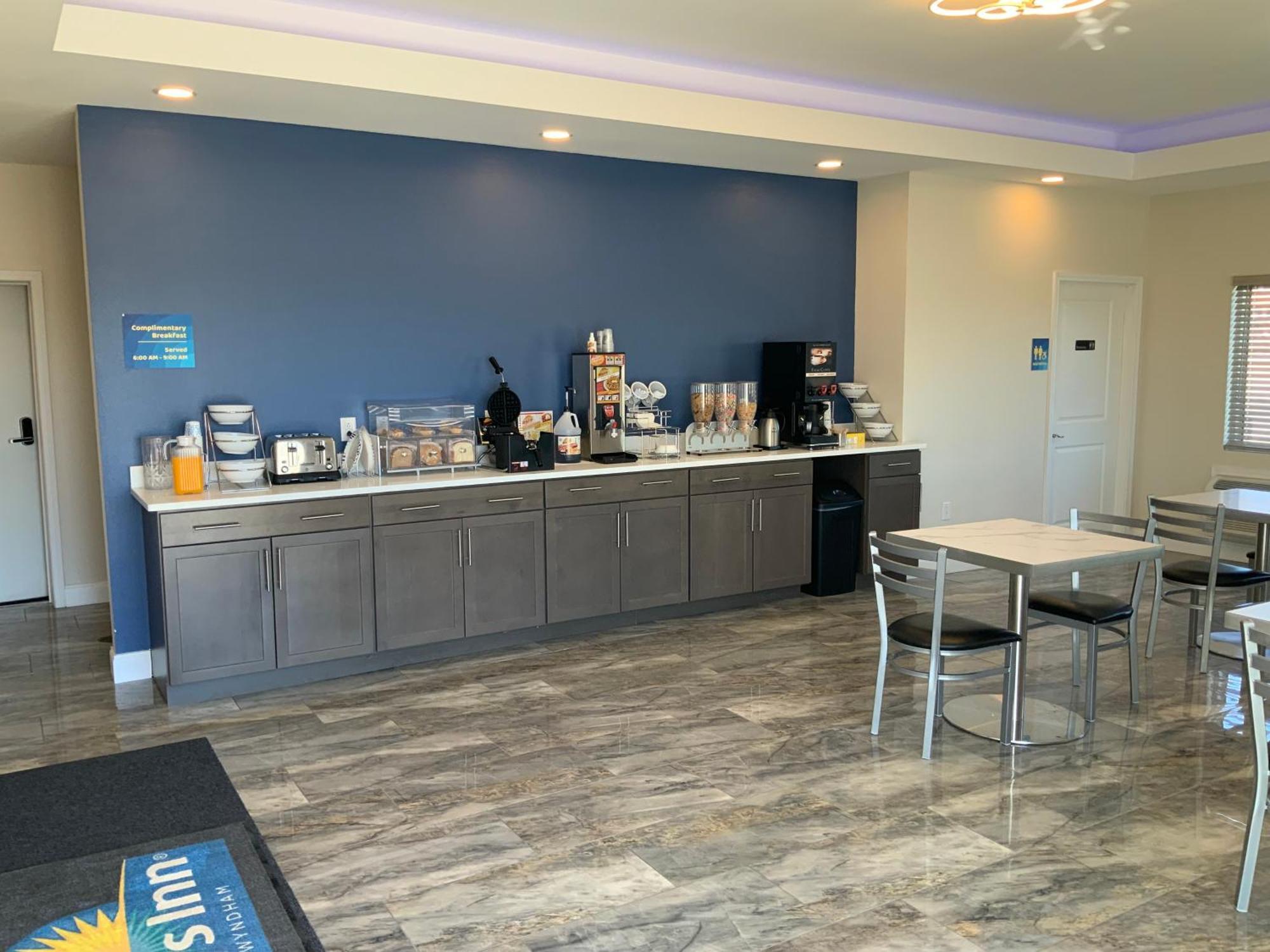 Days Inn By Wyndham Troy Il エクステリア 写真